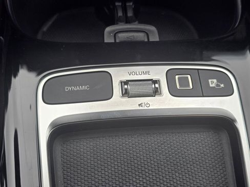 Used 2025 Mercedes-Benz GLB 250 4MATIC image 46