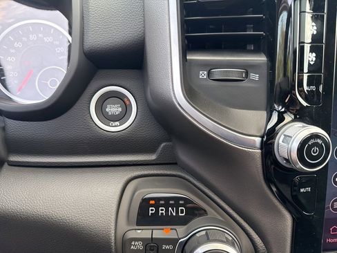 New 2026 RAM 1500 4x4 Crew Cab image 16