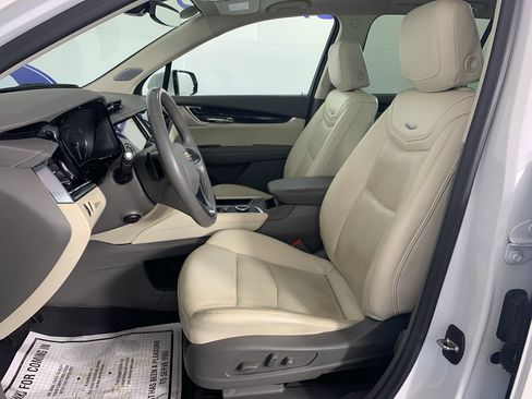 Used 2023 Cadillac XT6 Premium Luxury FWD image 16