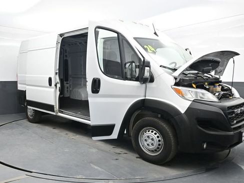 Used 2024 RAM ProMaster 2500 w/ Convenience Group FWD image 25
