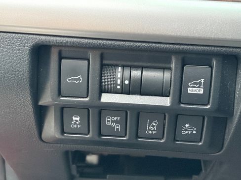 Used 2018 Subaru Outback 2.5i Limited image 10