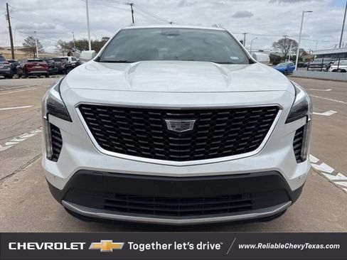 Used 2022 Cadillac XT4 Premium Luxury w/ Enhanced Visibility Package image 6