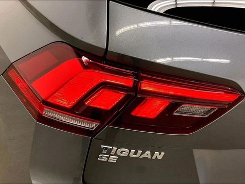 Used 2020 Volkswagen Tiguan SE R-Line image 23