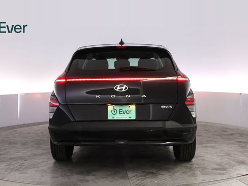 Used 2024 Hyundai Kona SE FWD image 15