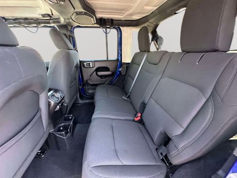 Used 2018 Jeep Wrangler Unlimited Sport S AWD/4WD image 25
