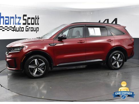 Used 2022 Kia Sorento S FWD image 2
