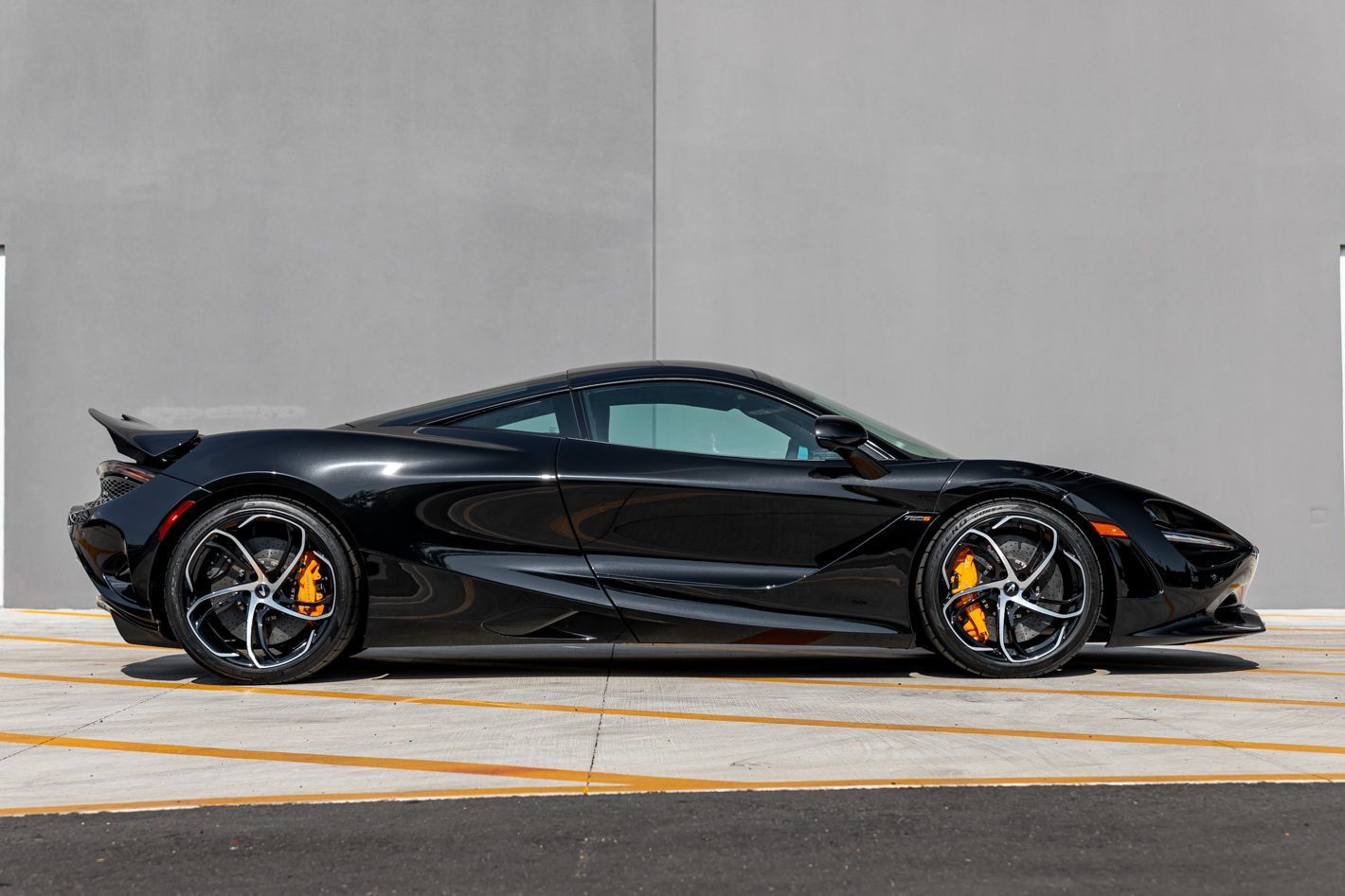 Used 2024 McLaren 750S RWD image 28
