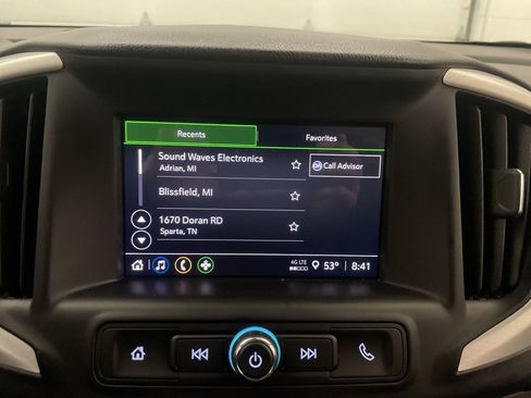 Used 2023 GMC Terrain SLE w/ Driver Convenience Package image 8