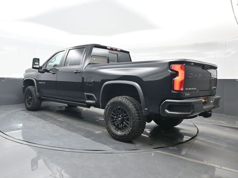 Used 2024 Chevrolet Silverado 2500 ZR2 image 4