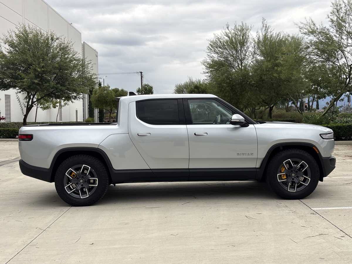 Used 2023 Rivian R1T Launch Edition AWD/4WD image 2
