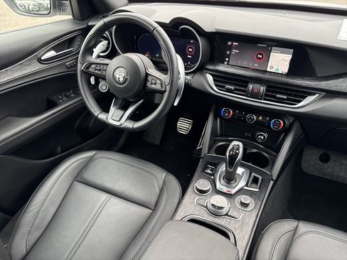 Used 2024 Alfa Romeo Stelvio Sprint image 14