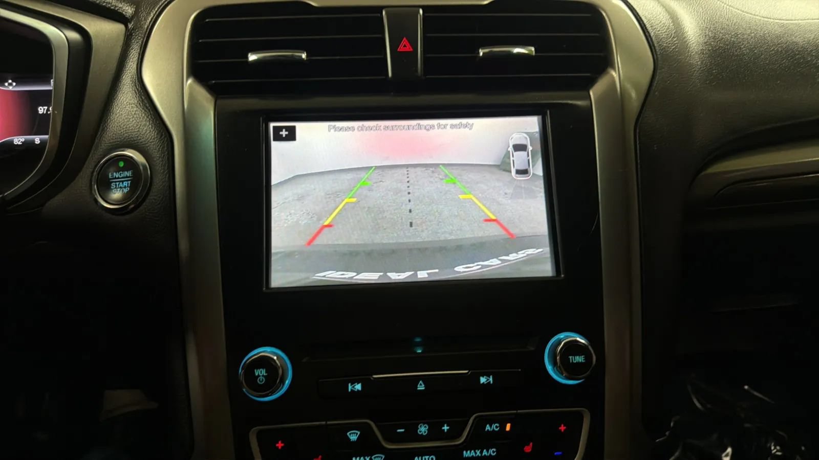 Used 2017 Ford Fusion SE w/ Fusion SE Technology Package FWD image 14