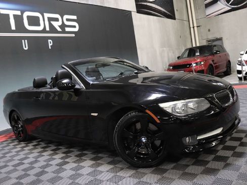 Used 2013 BMW 335i Convertible w/ Premium Pkg image 9