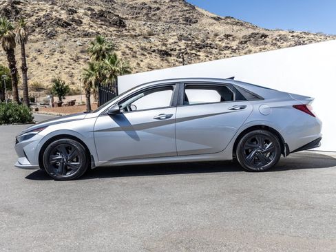 Used 2023 Hyundai Elantra SEL FWD image 6