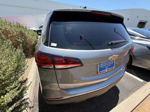 Used 2024 Chevrolet Equinox LS w/ Driver Confidence II Package FWD image 3