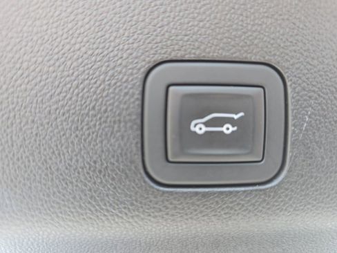 Used 2025 Chevrolet Tahoe LT AWD/4WD image 13