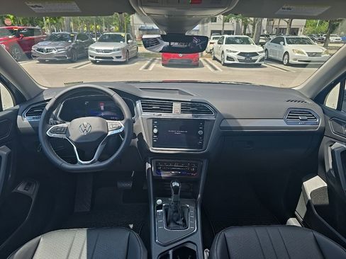 Used 2023 Volkswagen Tiguan SE FWD image 27
