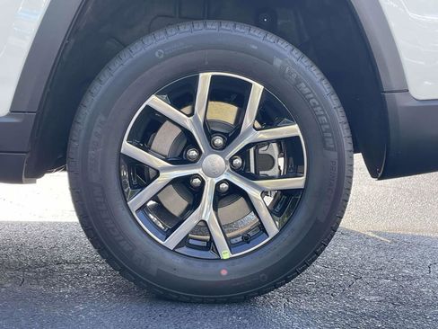 New 2025 Jeep Grand Cherokee L Limited w/ Black Appearance Package image 40