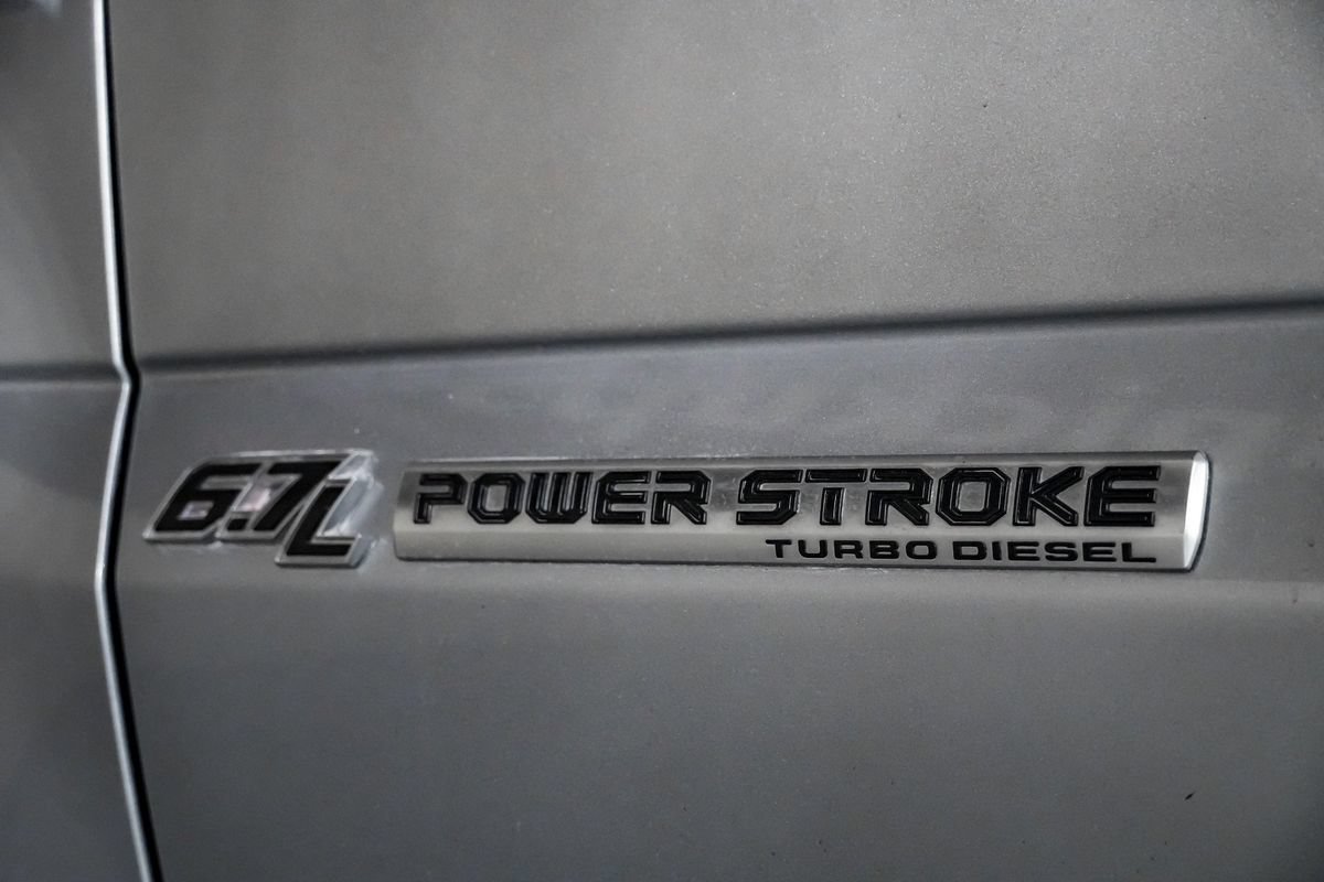 Used 2022 Ford F250 Platinum w/ FX4 Off-Road Package AWD/4WD image 45