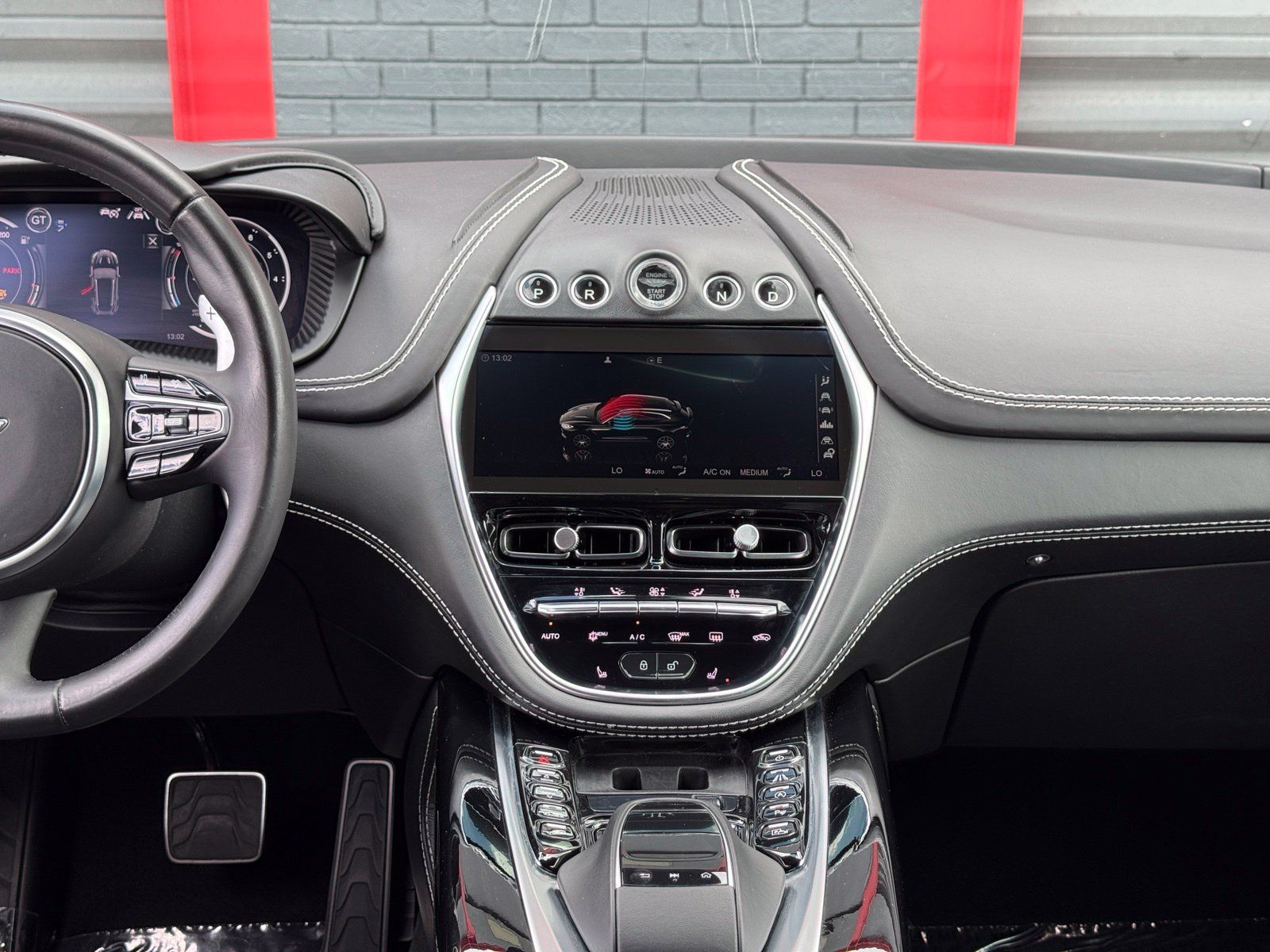 Used 2021 Aston Martin DBX AWD/4WD image 42