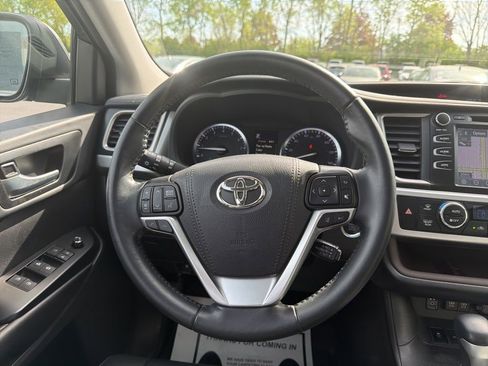 Used 2019 Toyota Highlander XLE image 13