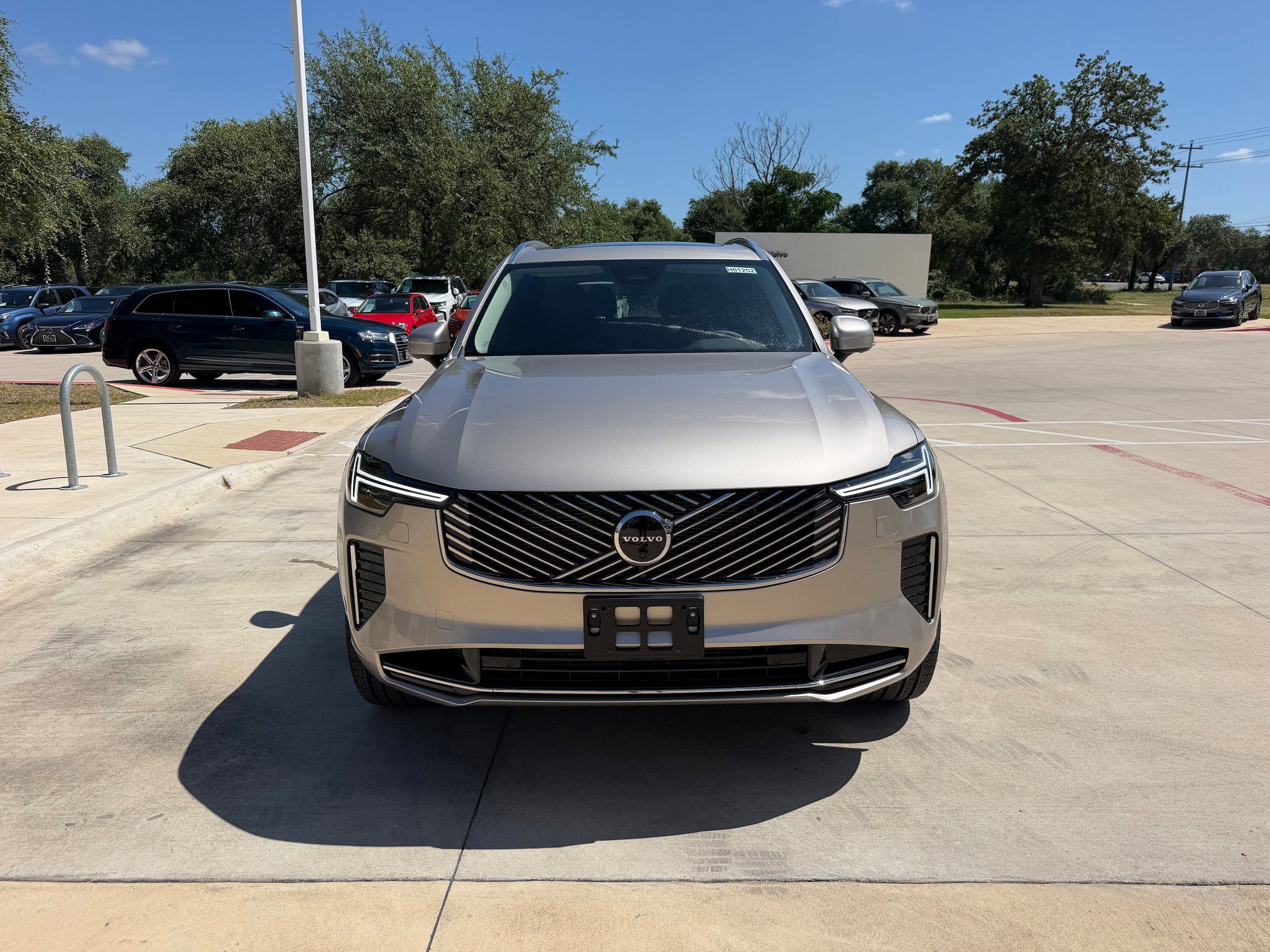 New 2026 Volvo XC90 T8 Plus w/ Protection Package Premier AWD/4WD image 6