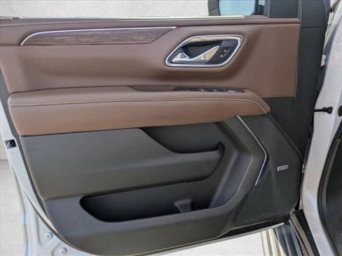 Used 2021 Chevrolet Tahoe High Country AWD/4WD image 11