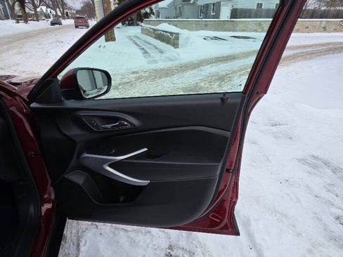 Used 2024 Chevrolet Trax LS w/ LS Convenience Package FWD image 22