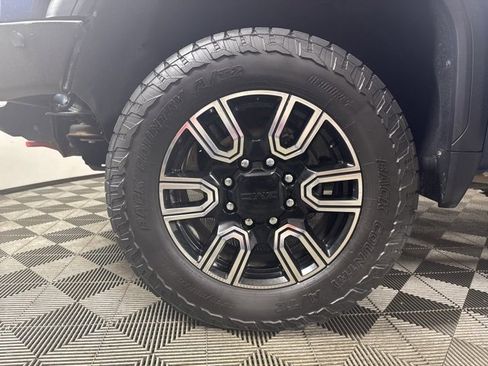 Used 2020 GMC Sierra 2500 AT4 w/ AT4 Premium Package image 10