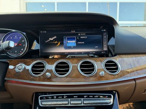 Used 2018 Mercedes-Benz E 300 E 300 image 19