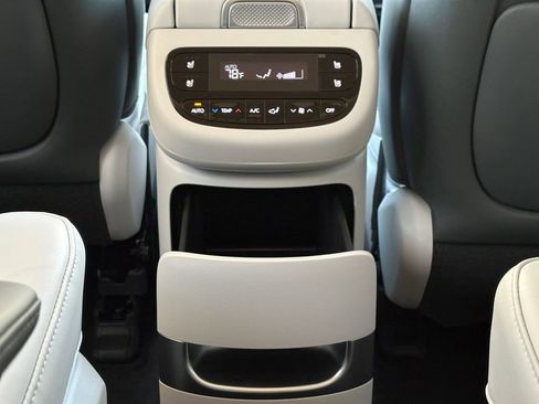 New 2026 Hyundai Ioniq 9 Calligraphy image 5