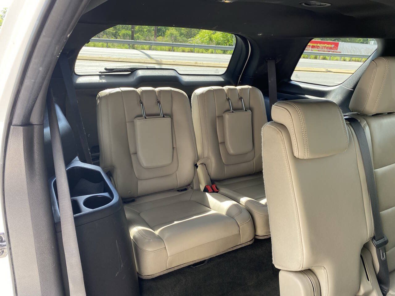 Used 2015 Ford Explorer XLT w/ Equipment Group 202A AWD/4WD image 15