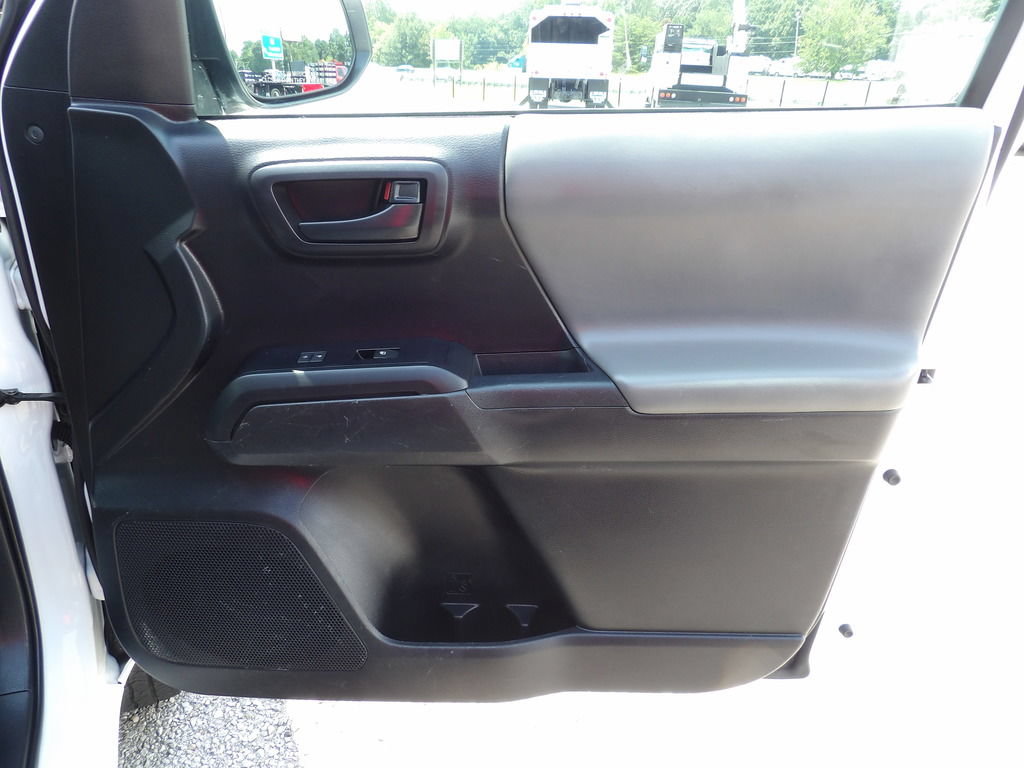 Used 2020 Toyota Tacoma SR RWD image 33