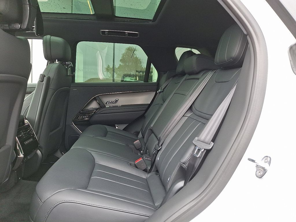 New 2026 Land Rover Range Rover Sport SE AWD/4WD image 6