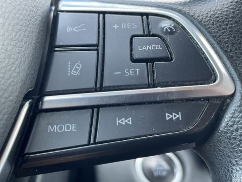 Used 2021 Toyota Highlander L AWD/4WD image 28