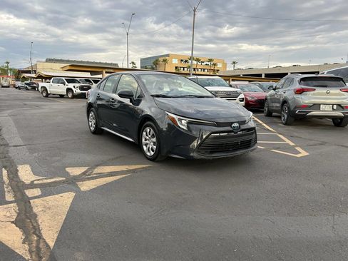 Used 2023 Toyota Corolla LE FWD image 1