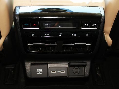 Used 2023 Acura MDX SH-AWD w/ Advance Package image 13