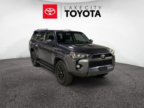 Used 2017 Toyota 4Runner SR5 image 11