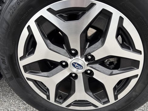 Used 2020 Subaru Forester Premium image 11