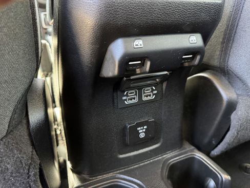 Certified 2025 Jeep Wrangler Unlimited Sahara AWD/4WD image 18