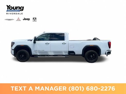 Used 2024 GMC Sierra 3500 Denali w/ Denali Reserve Package AWD/4WD image 2