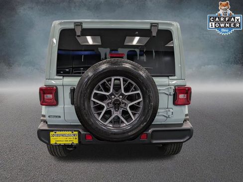 Used 2024 Jeep Wrangler Sahara image 5