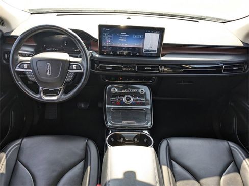 Used 2023 Lincoln Nautilus Reserve image 15