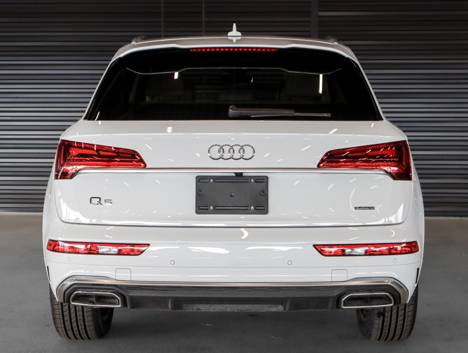 Used 2023 Audi Q5 2.0T Premium w/ Convenience Package AWD/4WD image 13