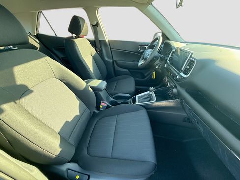 New 2026 Hyundai Venue SE image 20