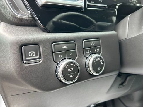 New 2026 GMC Sierra 1500 SLE image 32