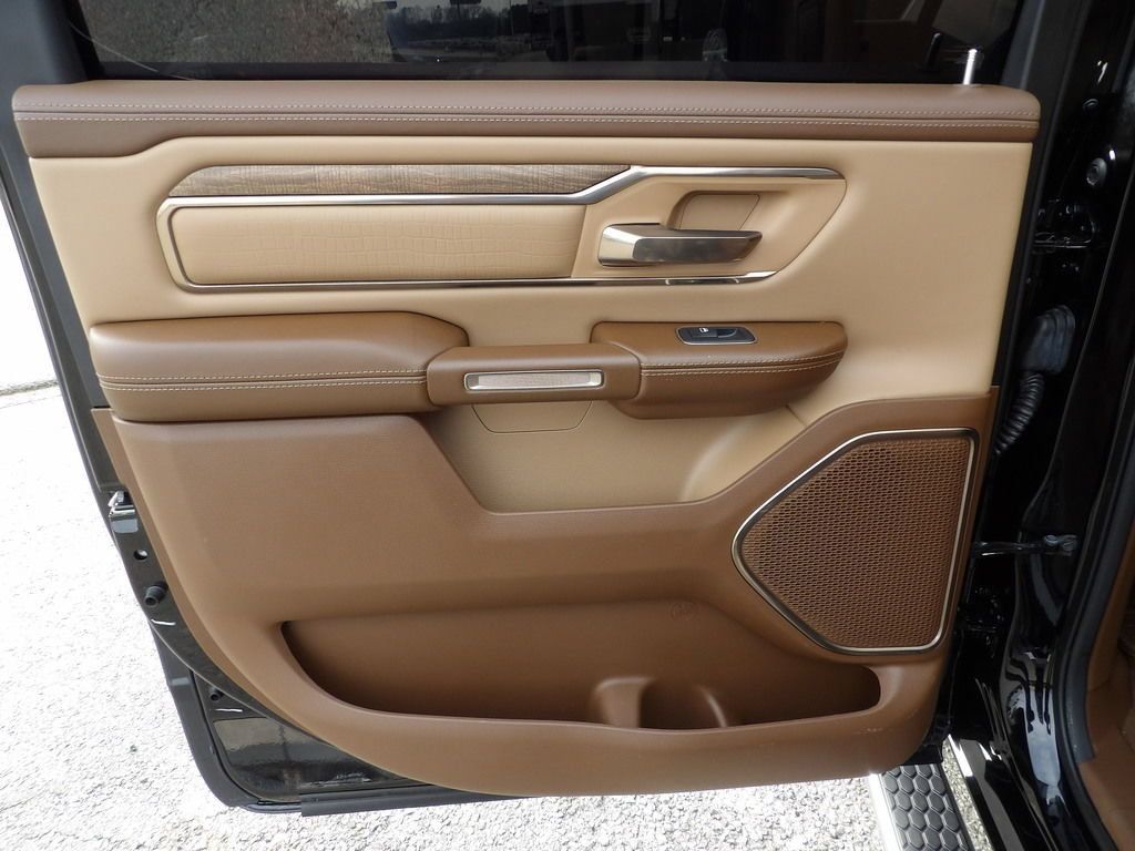 Used 2019 RAM 1500 Limited RWD image 29