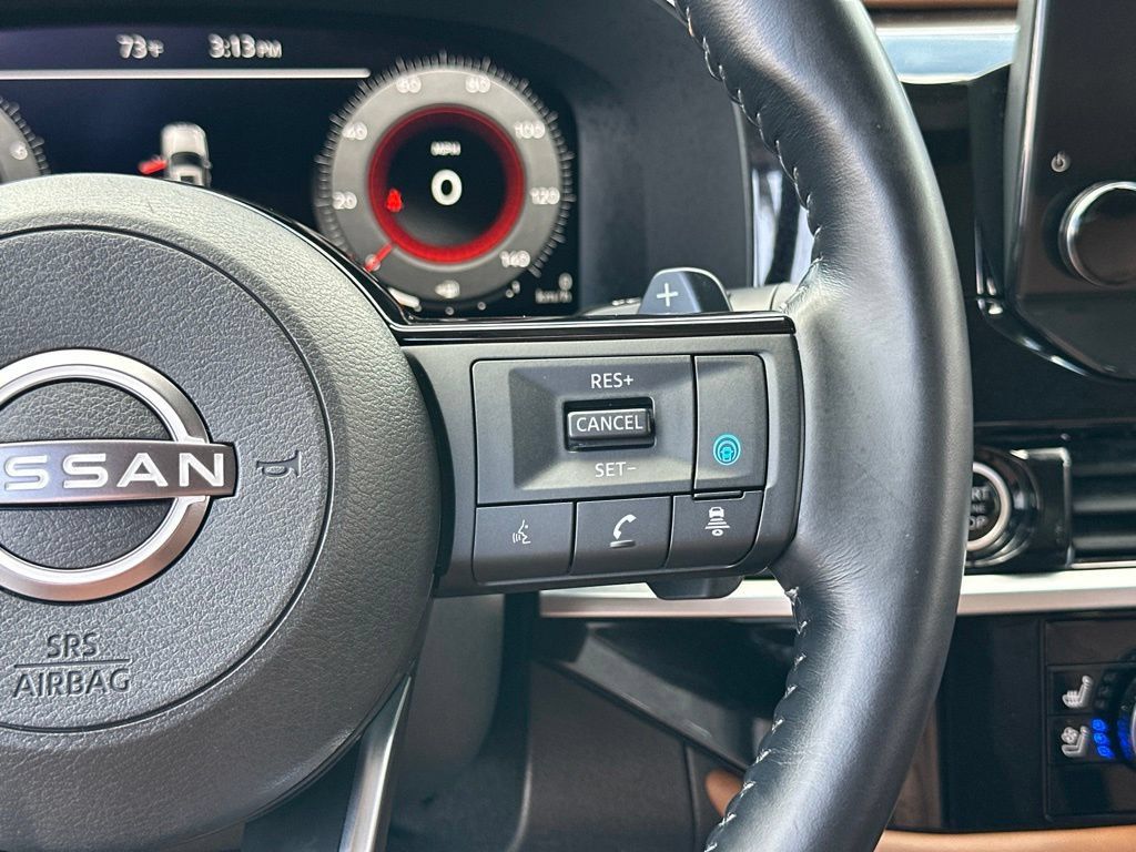 Used 2023 Nissan Pathfinder Platinum AWD/4WD image 4