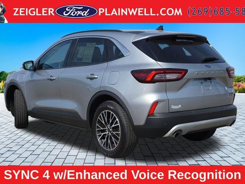 Used 2023 Ford Escape SE FWD image 3