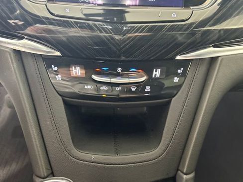 Used 2024 Cadillac XT6 Premium Luxury image 23